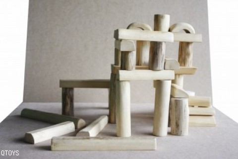 Qtoys Natural Barkless Tree Blocks 42 Pcs