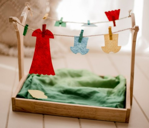 Qtoys Montessori Clothes Hanging play set